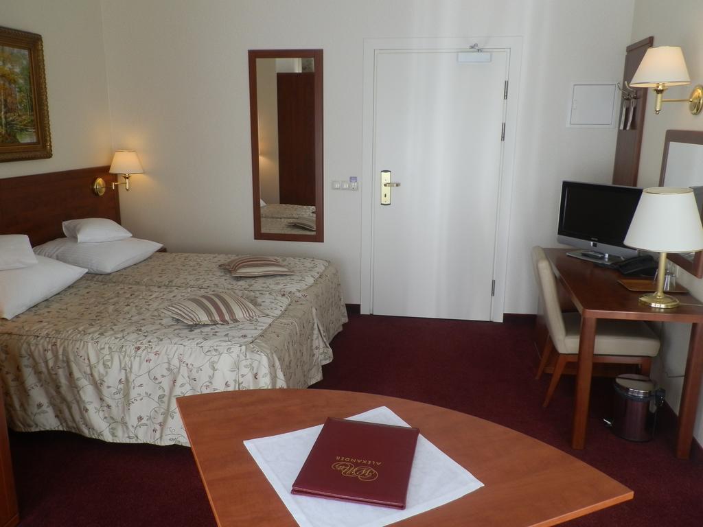 Willa Alexander Resort & Spa - Caloroczny Kryty Basen Mielno  Ruang foto