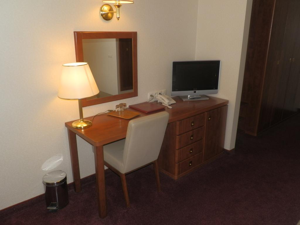 Willa Alexander Resort & Spa - Caloroczny Kryty Basen Mielno  Ruang foto