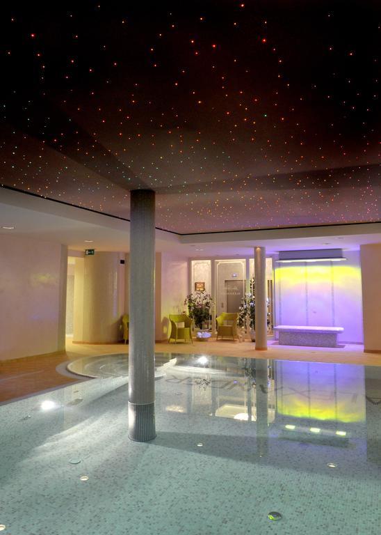 Willa Alexander Resort & Spa - Caloroczny Kryty Basen Mielno  Bagian luar foto