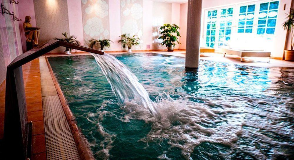 Willa Alexander Resort & Spa - Caloroczny Kryty Basen Mielno  Bagian luar foto