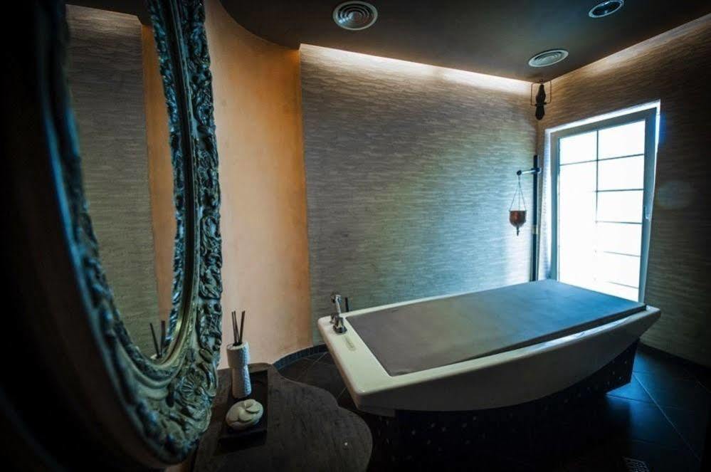 Willa Alexander Resort & Spa - Caloroczny Kryty Basen Mielno  Bagian luar foto