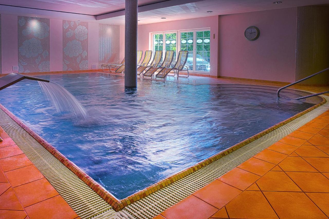 Willa Alexander Resort & Spa - Caloroczny Kryty Basen Mielno  Bagian luar foto